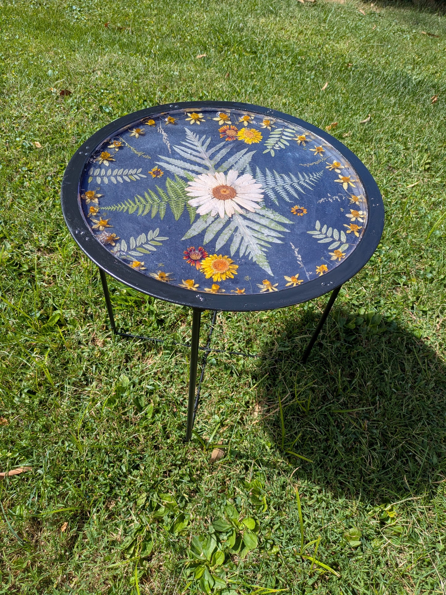 Daisy & Daffodil Table