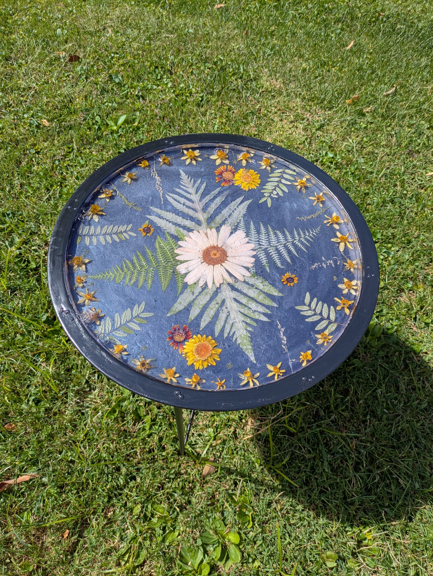 Daisy & Daffodil Table
